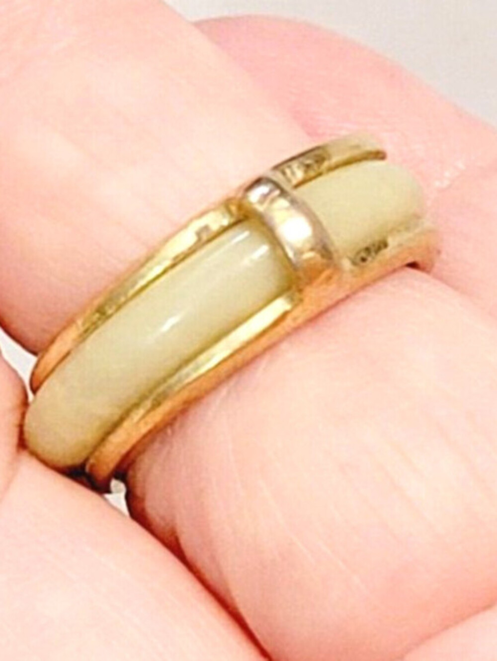 Vintage Green Agate Ring Band Unique Size 7 Gold-tone Metal Fashion r-53